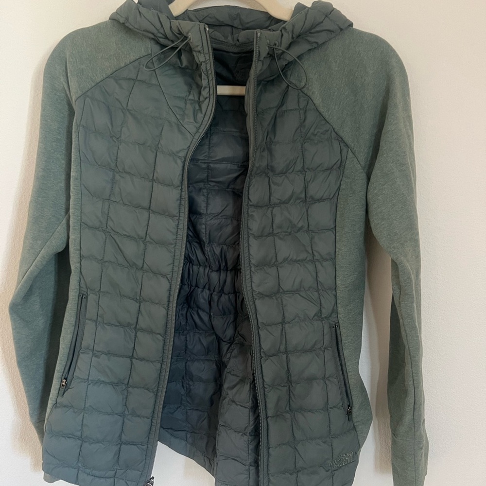 The North Face Thermoball “Endeavor” hybrid jacket